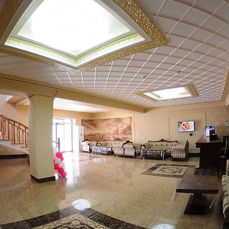 Hotel Afrosiyob Qarshi Buitenkant foto