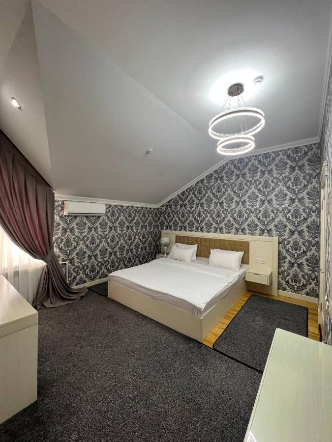 Hotel Afrosiyob Qarshi Buitenkant foto