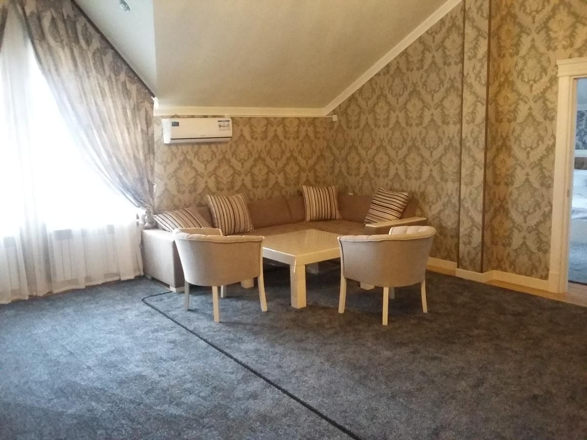 Hotel Afrosiyob Qarshi Buitenkant foto