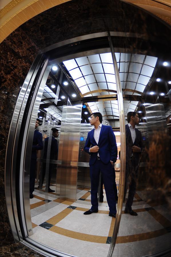 Hotel Afrosiyob Qarshi Buitenkant foto